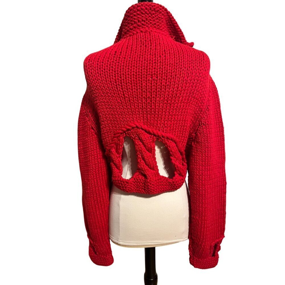 Amano Sweater M Red Hand Knit Cropped‎ Cable Vintage Artsy Festive Luxury Preppy